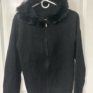 Chic Black Hoodie with Faux Fur Trim
